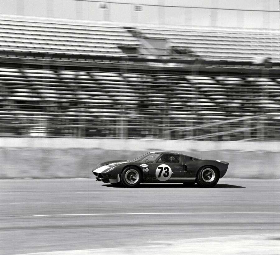  Ford GT40 (Mk I) 1965 года  (фото 14 из 66)
